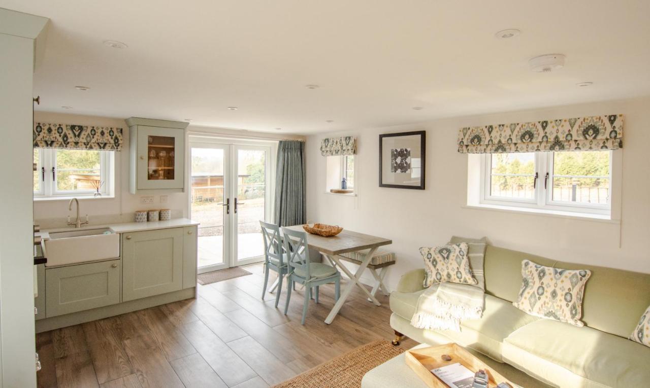 Finwood Green Farm Holiday Cottages-The Calf Shed And The Milk Parlour Henley-in-Arden Εξωτερικό φωτογραφία